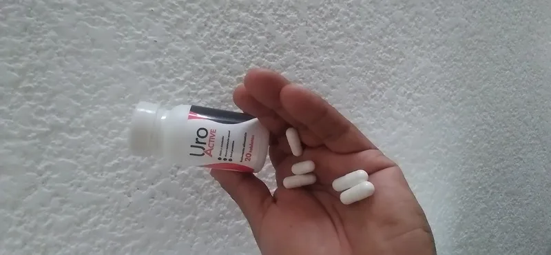Foto real de un frasco de Uro Active recibido por un cliente en México